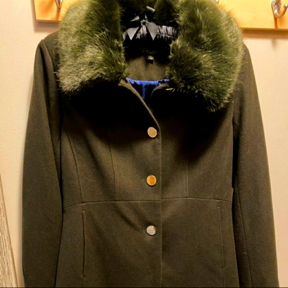 Brand new Laundry olive fur coat - Picture 2 of 8